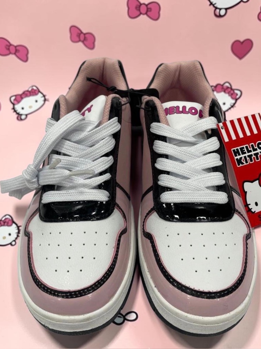 Hello Kitty Sanrio Women’s Size 8 Pink Black White Sneakers NWT